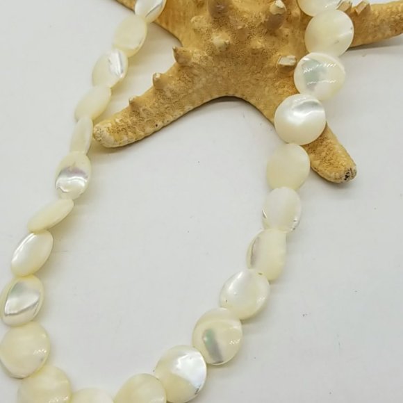 Vintage Mother of Pearl Choker Necklace 16" Stunning Disc Strung Jewelry - Picture 1 of 6
